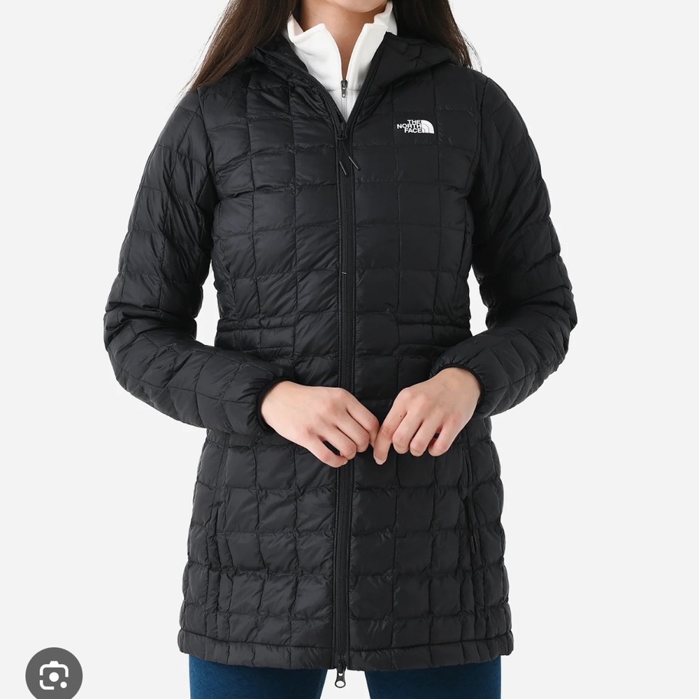 THE NORTH FACE
WOMEN'S THERMOBALL™ ECO PARKA